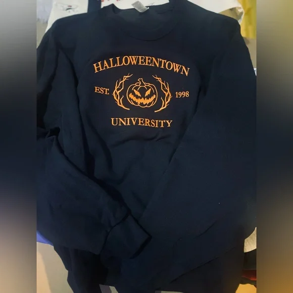 HalloweenTown University sweatshirt - Picture 1 of 3